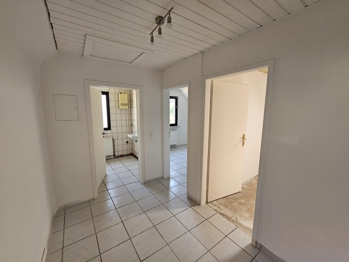 *provisionsfrei* Sanierungsbedürftiges Einfamilienhaus mit Grundstück in Schiffweiler, ruhige Lage – फोटो 6