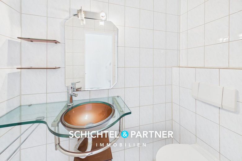 Mahndorf | Helle 4-Zimmer-Wohnung mit zwei Loggien und grünem Ausblick – S&amp;P | Gäste-WC