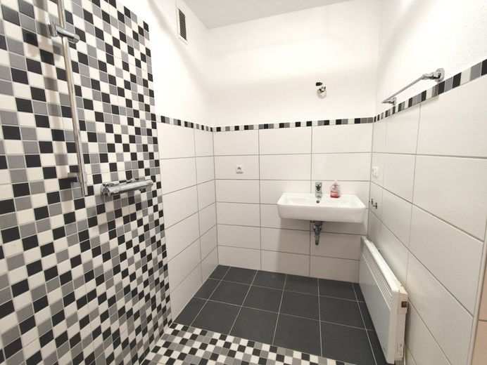 Badezimmer Ansicht 2