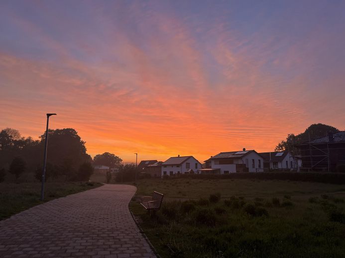 Modernes Reihenmittelhaus, Baujahr 2016, ruhig gelegen in Toplage von Ahrensburg – PROVISIONSFREI! – Spazierwege in der Umgebung