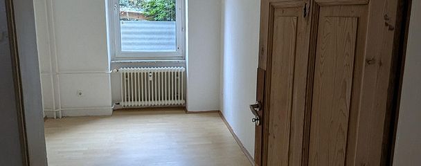 Zimmer zur Straße 1