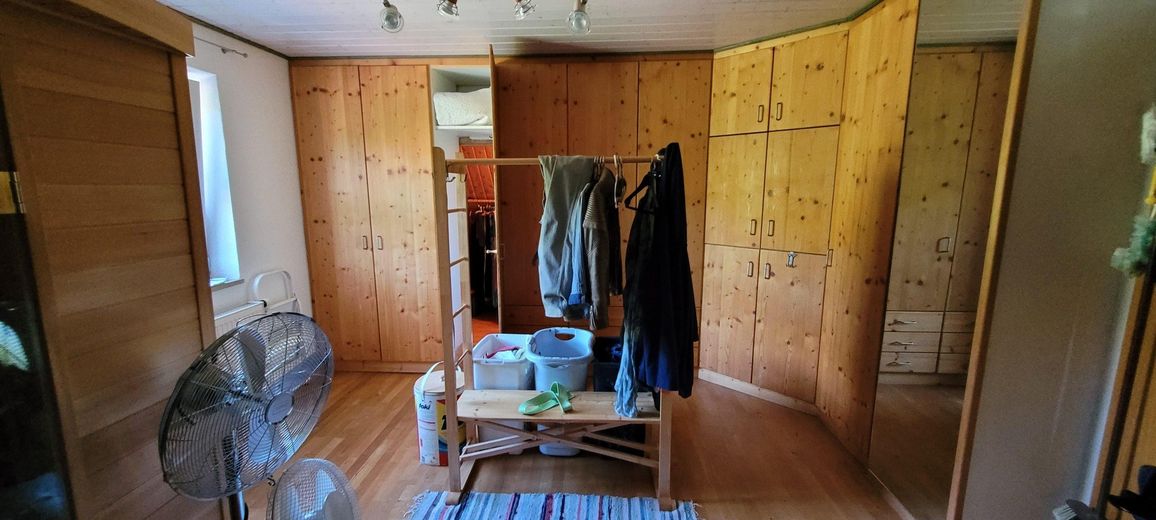 Schlafzimmer / begehb. Schrank