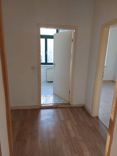 Nachmieter gesucht schöne 3-R-Wohnung im 1.OG  EBK.in MD-Stadtfeld -Ost ca.73m² zu vermieten. – Flur