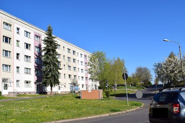 Однокімнатна квартира на високому першому поверсі з балконом