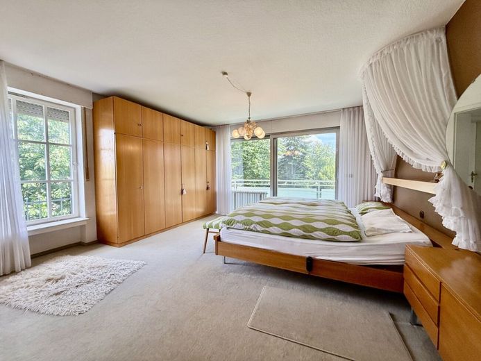 Grüne Oase mitten in Preußisch Oldendorf - Familienhaus mit viel Raum und Charme – Schlafen III mit Balkonzugang