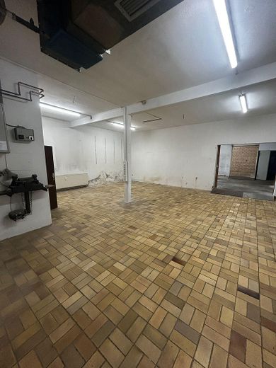 Renovated office with 420sqm warehouse / hall | production area incl. sanitary facilities – Foto 14