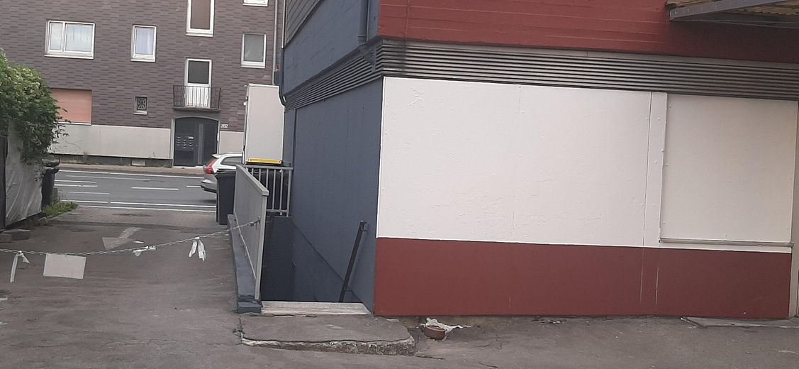 Gewerbe-/Lagerhalle in optimaler Verkehrslage (KG) – Eingang