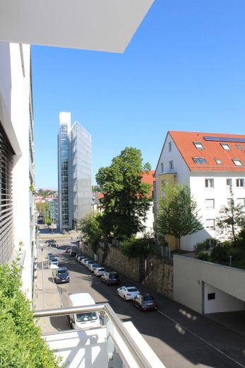 SENZA PROVVIGIONE! Moderno loft di 73 m² a Stoccarda-Nord con balcone + posto auto interrato – Blick vom Balkon