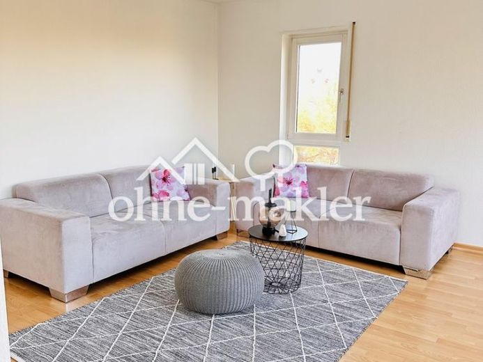 Schöne und helle 2,5 teilmöblierte Zimmer-Wohnung mit Küche, Balkon und Tiefgarage in Leonberg – Foto 1
