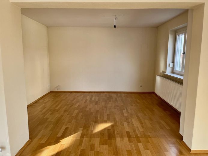 Neuwertig saniertes EFH mit großem Grund in bester Lage - provisionsfrei – Offener Wohnbereich