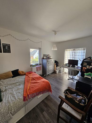 WG geeignet, 7 Zimmer, Balkon, PKW-Stellplatz, Tageslichtbäder – Foto 7