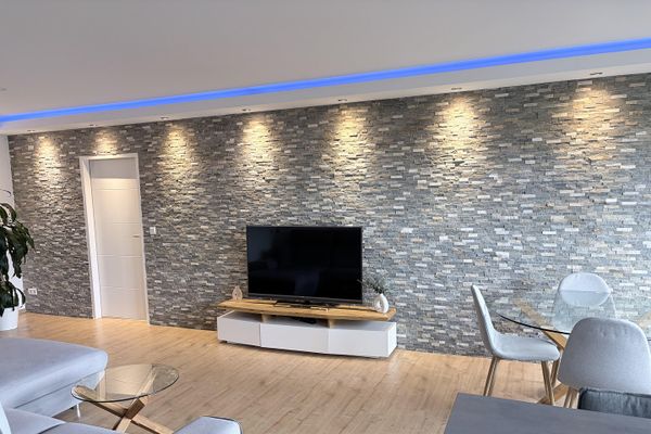 Vivienda moderna con balcón y plaza de aparcamiento en garaje subterráneo cerca del Rin