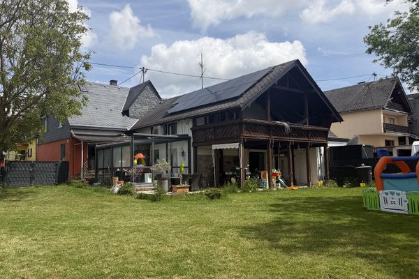 Provisionsfrei: Modernisiertes Einfamilienhaus mit PV, Smart Home und großem Garten