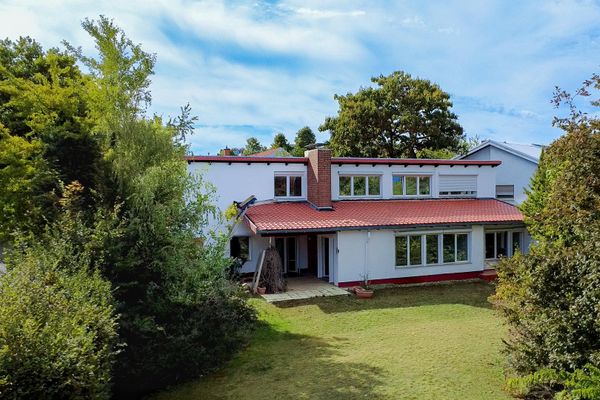 Villa en ubicación privilegiada de Wo-Herrnsheim con gran jardín A +