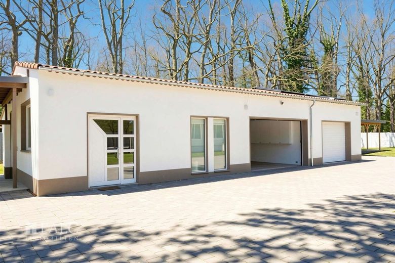 Maximale Privatsphäre auf 2.649 m² - Ihr Rückzugsort am Feldrand in Hamm-Westtünnen – Außenansicht - (KI generiert)