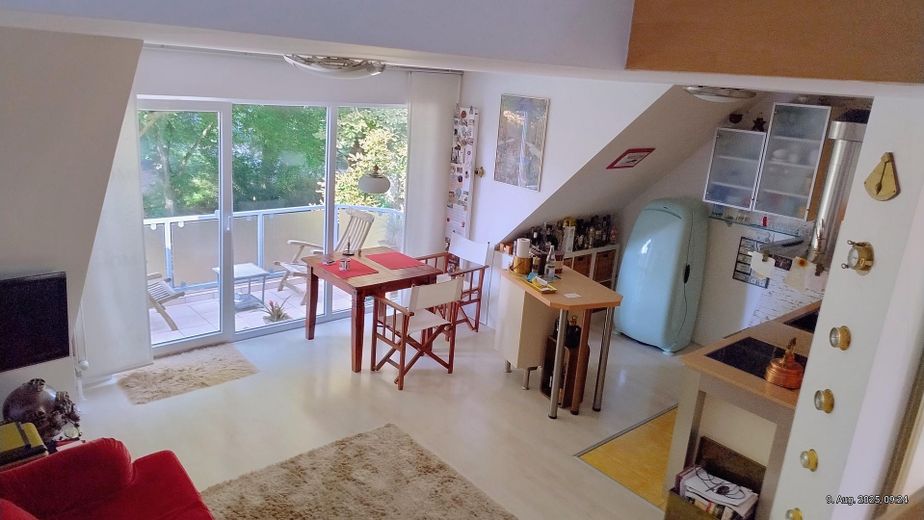 Charmante 3-Zi.- Maisonettewhg, TG-Stellplatz und Balkon in grüner Lage von Hamburg Meiendorg – Küchenbereich mit Ausblick