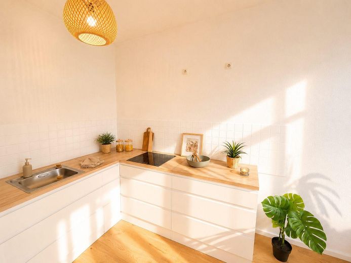 ***Bezugsfreie 2-Zimmer-Wohnung in der Andreasvorstadt mit Balkon oh. Provision*** – Küche