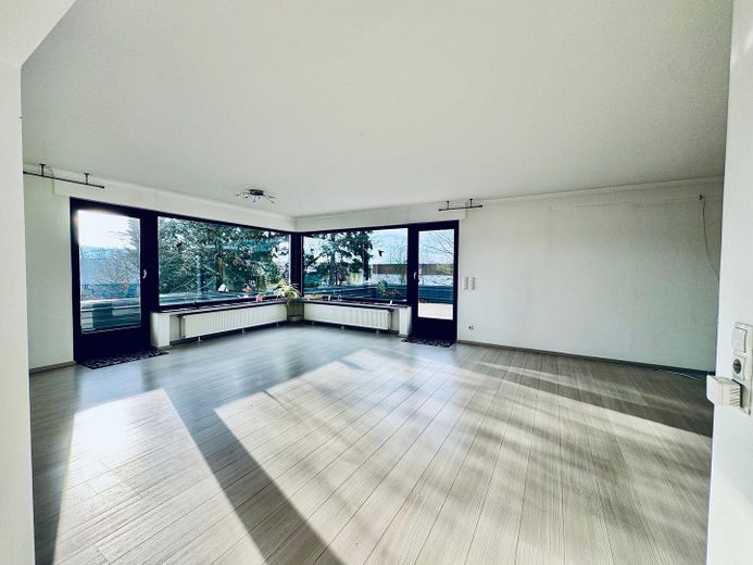 **Nouveau** Surface de bureaux moderne avec grande terrasse dans la zone industrielle de Koblenz-Wallersheim – Foto 3