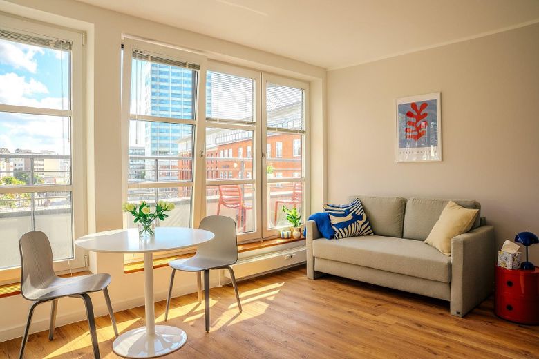 السكن بتصميم راقٍ في هامبورغ-أوتنسن بيت إقامة جديد – شقق عالية الجودة للإيجار المؤقت – Wohnzimmer