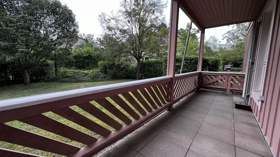 Ruhige 2-Zimmer Wohnung in grüner Lage mit 2 Terrassen – Terrasse 1