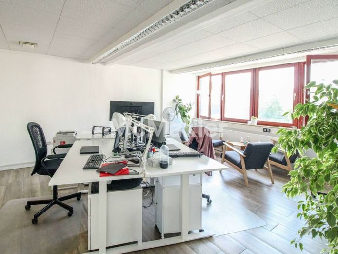 Combinaison de rendement et de flexibilité - deux unités de bureaux bien entretenues en centre-ville – Foto 1
