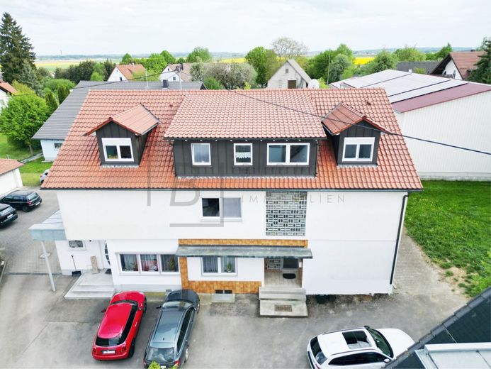 Mehrfamilienhaus mit Seltenheitswert - 448 m² Wohnfläche, 1.230 m² Grundstück und vielseitige Nutzungsmöglichkeiten – Drohnenaufnahmen