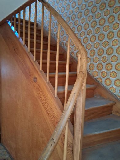 Großes Grundstück mit Altbau in sehr guter Lage in Unterdürrbach, provisionsfrei, von Privat! – Treppe