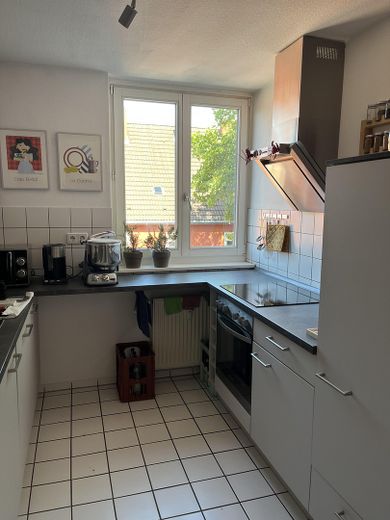 Amplio apartamento de 2 habitaciones en Colonia-Ehrenfeld – Küche