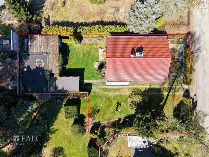 **Charmantes Einfamilienhaus in Seenähe**- FALC IMMOBILIEN – Außenansicht