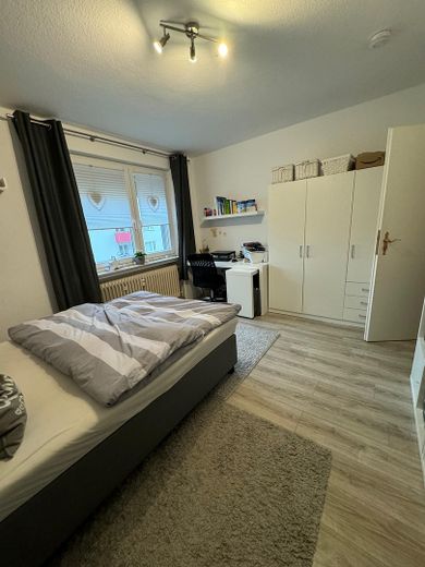 Schöne 4 Zimmer Wohnung mit Garage – Zimmer 3