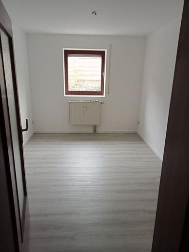 Helle 2-Zimmer-Souterrainwohnung – für Singles & Paare oder als Kapitalanlage – frei ab 01.12.2026 – Schlafzimmer