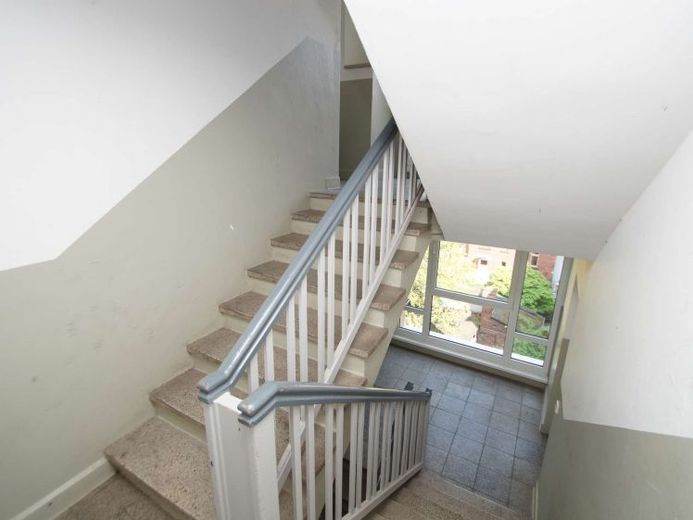 Provisionsfrei! 2-Zi.-Wohnung mit Wintergarten im Herzen von Erfurt! fast 5% Rendite möglich – Foto 1
