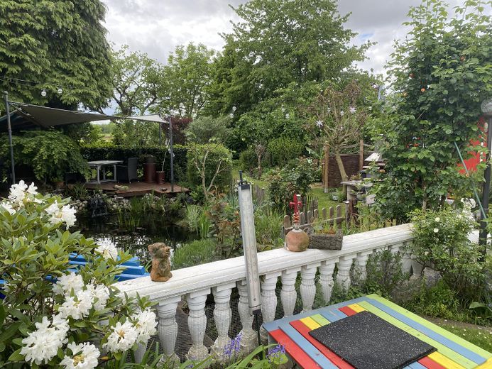 Garten mit Teich