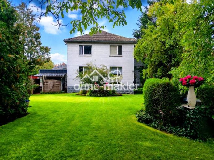 Bella casa con ampio giardino, con possibilità edificatorie per circa 847 mq di superficie abitabile lorda – Foto 1