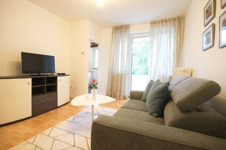Attraktive möblierte Wohnung in Essen-Rüttenscheid, Internetzugang möglich – 7b4365cf07708da4d56746b06857840e7a8dbda9.jpg
