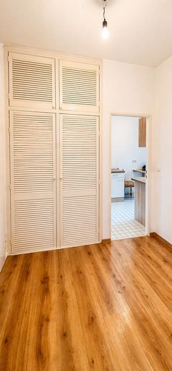 Attraktive 2-Zimmer-Wohnung mit zwei Balkonen in begehrter Lage von Berlin-Kreuzberg – Flur