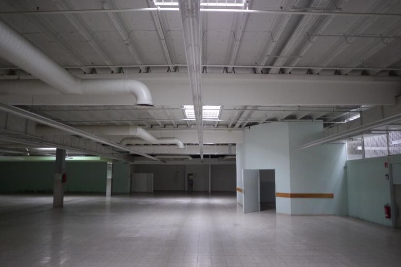 Gewerbezentrrum zu verkaufen - ehemaliges Einkaufszentrum – Bild 14