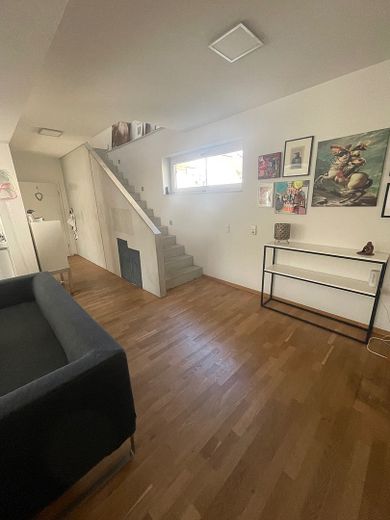 Sessiz konumda, yeşile bakan manzaralı müstakil tek aile evi – komisyonsuz – Foto 2