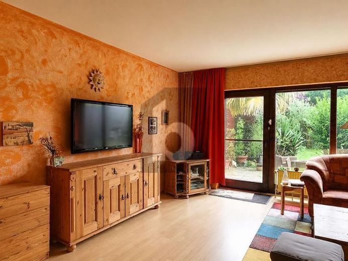 WOHNEN IN RUHIGER LAGE  GARTEN, KELLER & GARAGE – Foto 1