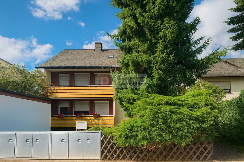 Top-Anlage!! 5-Familienhaus mit geteiltem Grundbuch, Garagen &amp; Stellplätzen – Hausansicht