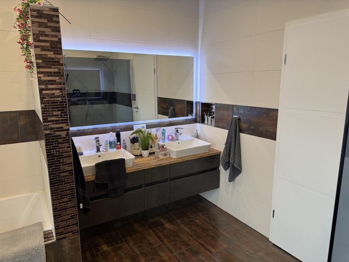 Moderne Doppelhaushälfte mit beheizter Garage, hochwertige Ausstattung mit Top-Energiewert – Foto 21