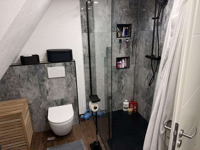 Casa adosada de esquina, garaje, sótano y 5 habitaciones – Venta particular – Foto 8
