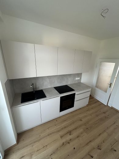 Kernsanierte 4-Zi-Altbauwohnung mit Balkon im Herzen Bambergs – Hochwertige Küche