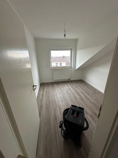 Wymarzone mieszkanie bezpośrednio nad Renem – wysokiej jakości gruntownie odnowione w Köln-Rodenkirchen – Zimmer