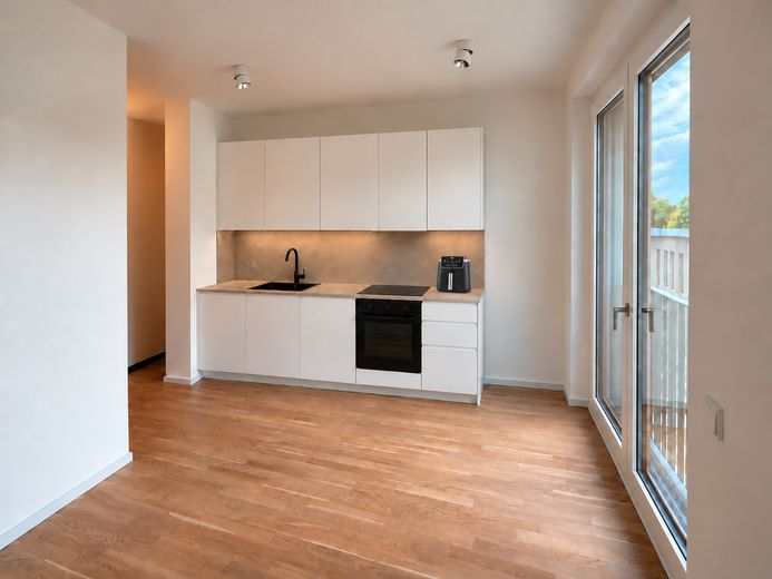 Erstbezug in Friedrichshain | hochwertiges 1-Zimmer-Studio mit Einbauküche & Balkon – geplante Küche (unverbindlich)