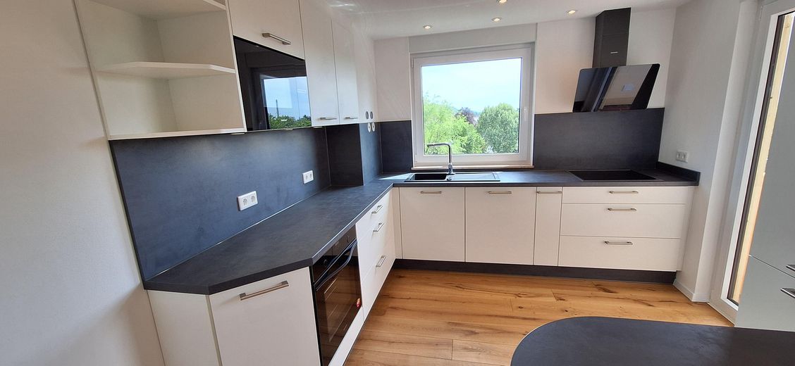 4ZKB Kernsaniert | Klima | Handschuhsheim mit Süd-West-Blick – Küche mit BSH Geräten