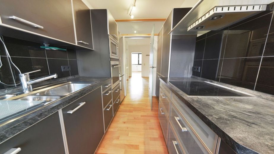 Maisonette Penthouse Wohnung mit Doppelgarage und weitere Nutzfläche im EG in Aachen - Zentrum – Kche