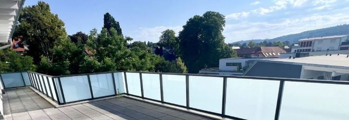 Moderne 3,5 Zimmer NB Penthouse Wohnung mit großer Dachterrasse