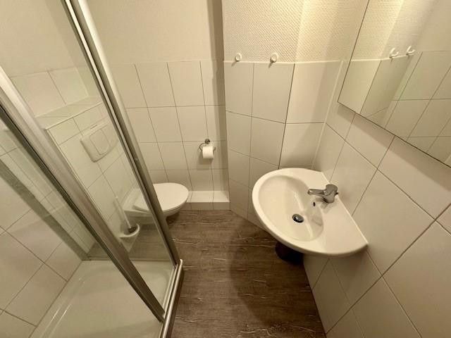 Reihenhaus mit eigenem Bootssteg und Garten – Bad 1.OG
