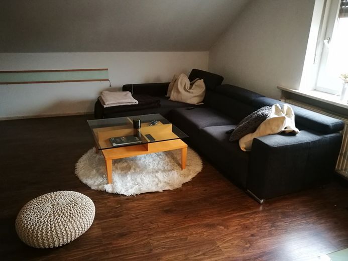 Accogliente appartamento di 3 locali a Tegernheim, cucina inclusa – Wohnen